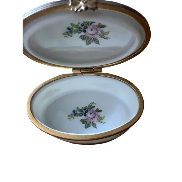 LIMOGES FRANCE BOX~ VINTAGE FLORAL ROUND ~ FLOWERS ~ PINK ROSES ~ PARIS ~ SIGNED - Picture 6 of 10